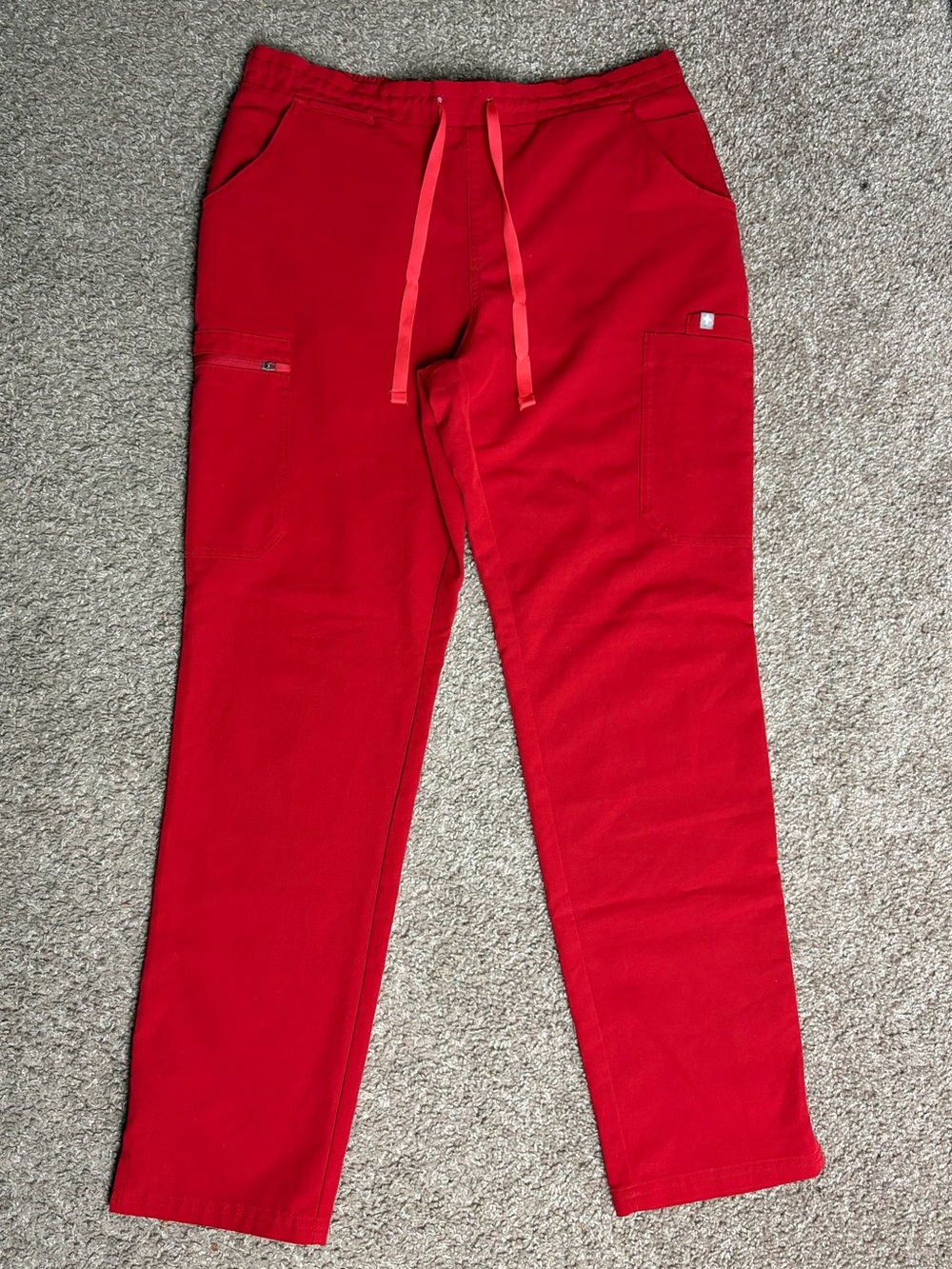 Figs technical collection scrub set in bright red size medium - Picture 5 of 9